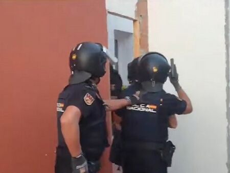 Вижте това видео от залавянето на 1500 кила кока с българско участие