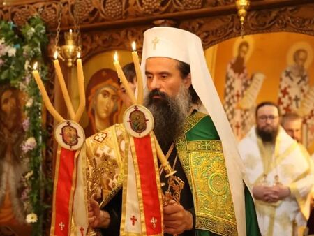 Патриарх Даниил помоли Бог за дъжд, за да спрат пожарите и стана чудо