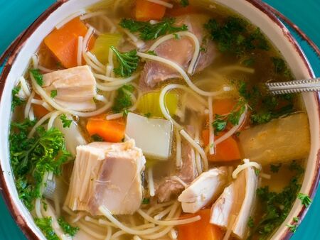Рецепта за пилешка супичка със зеленчуци: Ароматна и вкусна