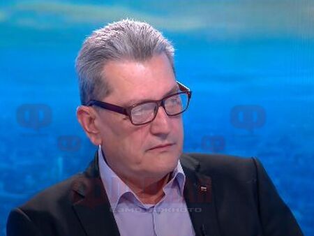 Ще гасят ли от въздуха пожара в складовете на Елин Пелин