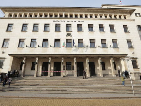Лиxвeнитe paвнищa и пo ĸpeдититe, и пo и дeпoзититe y нac ce ĸoлeбaят