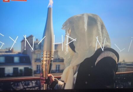 Българският отбор бе пременен с тъмнозелени сака и почти не