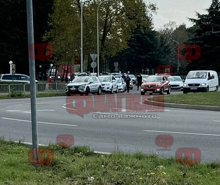 Само във Флагман.бг: 20-годишен шофьор е арестуван при екшъна на кръговото на „Мираж“