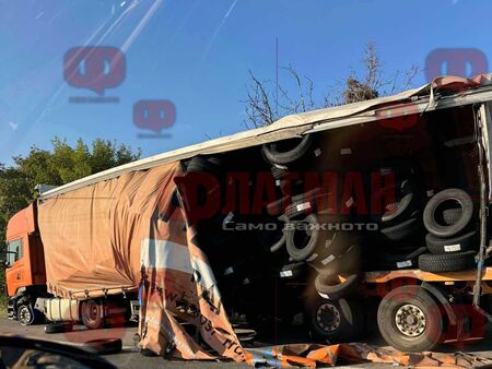 Голямото прибиране: Тир разсипа гуми на АМ „Тракия“ след катастрофа и причини адско задръстване (СНИМКИ)