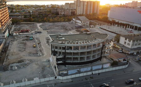 5 етажното здание ще бъде разрушено този следобед Офис сградата на