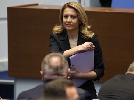 Парламентът пак забуксува! От 5 кандидатури не си избраха председател