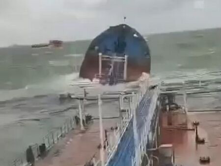 След 24 часа мълчание: МОСВ отговори дали има опасност за Черно море след петролния разлив край Керченския проток