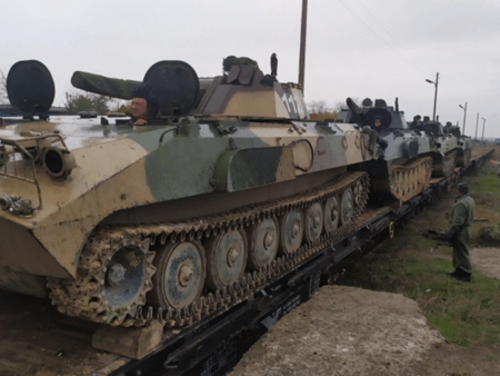 Натовска военна техника продължава да преминава през страната дни преди началото на най-голямото учение на Алианса