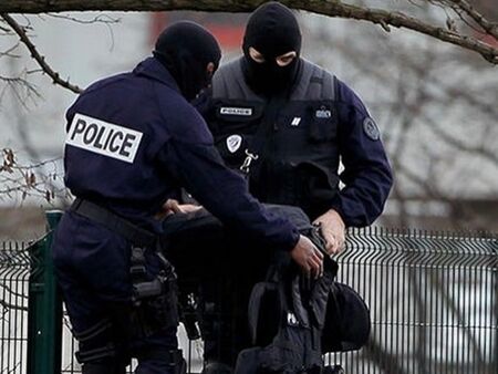 Служители от сектор Специализирани полицейски сили откриха и пликове с