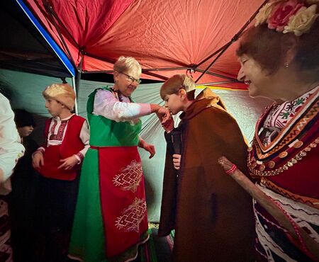 В Банево пресъздадоха Сирни заговезни с шествие и програма (СНИМКИ)