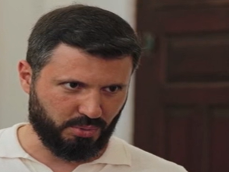 Елвиса се прибра от Шри Ланка и...