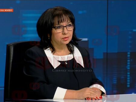 Асен Василев ли лъже за правителствения самолет? Теменужка Петкова опроверга твърденията му
