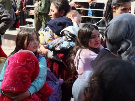 Главорезите изтребват жени и деца вместо да се бият с