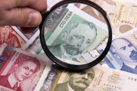 Над 90 млрд. лева спестявания „кътат“ българските домакинства