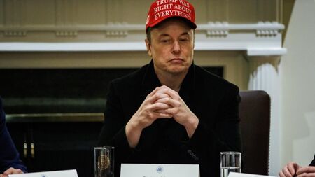 Мъск продаде „Екс“ на своята компания за изкуствен интелект