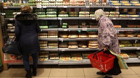 65% от парите ни отиват за сметки, храна и здраве