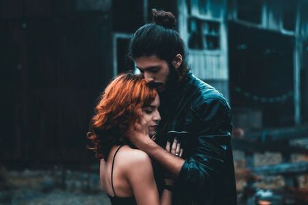 Това са истинските причини жените да привличат емоционално недостъпни мъже