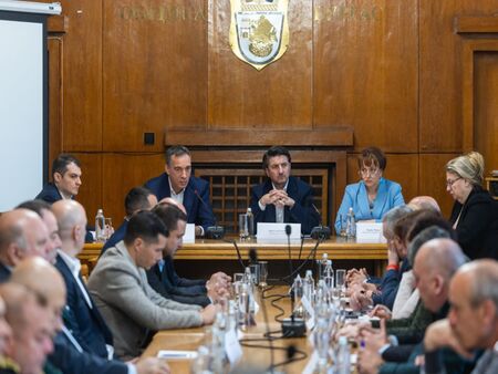 Подробности за важната дискусия с министър Боршош в Бургас