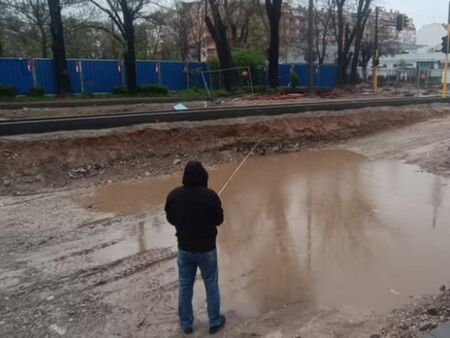 Този мъж отиде за риба в...