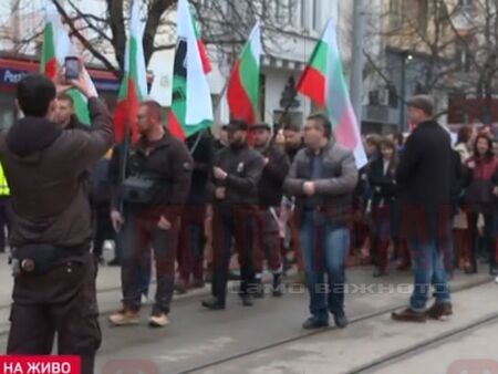 Протести в Бургас и София срещу педофилите