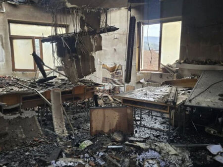 Ученици излизат в принудителна ваканция