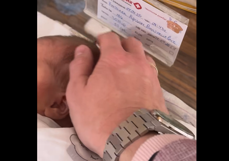 Бургаски звезди станаха родители на малката Каталея (ВИДЕО)