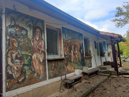 Областната управа в Бургас се включва в благотворителна кампания за манастира в с. Голямо Буково