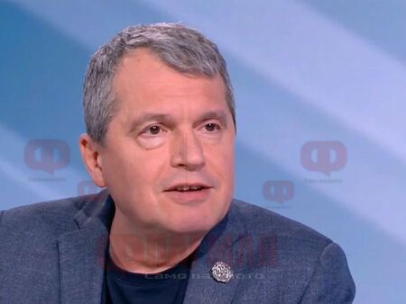 Тошко Йорданов: Кирил Петков и Пеевски са били в любовни отношения, а сега са със събути панталони