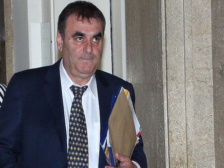 Данаил Папазов с позиция за драмата в "Бояна"