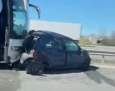 Ужас край София: Зверска катастрофа между автобус и 2 коли