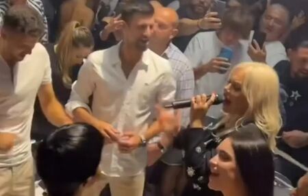 Джокович падна на колене пред нея