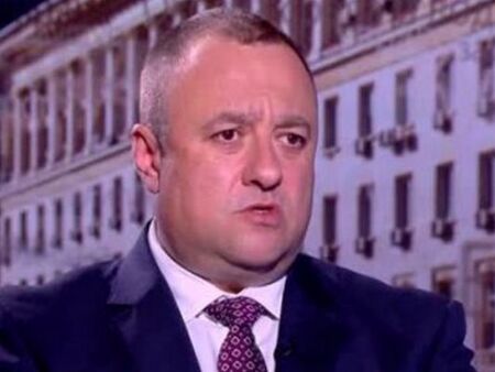 Министърът с ултиматум за опасните пътища: Ще падат глави!