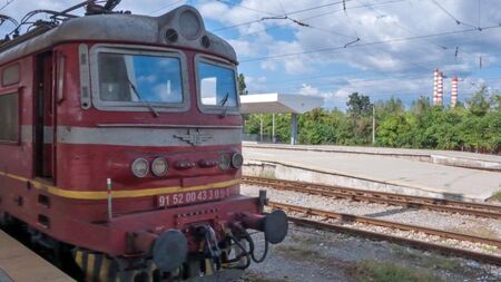 Най-бавният влак в България качи скоростта... до 40 км/ч