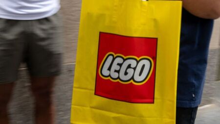 Един от шефовете на LEGO почина при ски инцидент