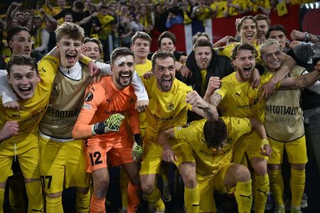 Превъртяха футбола