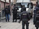 В дома му в блок 77 са открити съцветия канабис, хапчета екстази, амфети и марихуана