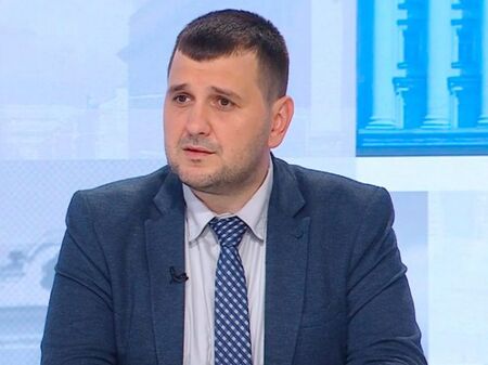 Съпругата на Пламен Бобоков блесна в галерията на Ники Младжов (СНИМКИ)
