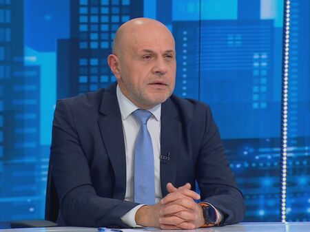 Утре Маргарита Петкова представя премиерно новата си книга „Тъй рече Виктор“ в Бургас