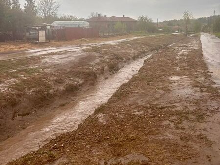 Апокалипсис на това място в България, всичко бе под вода, кметът обяви бедствено положение
