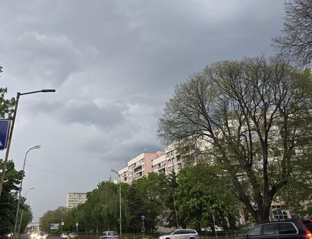 До минути Бургас ще бъде ударен от страшна буря