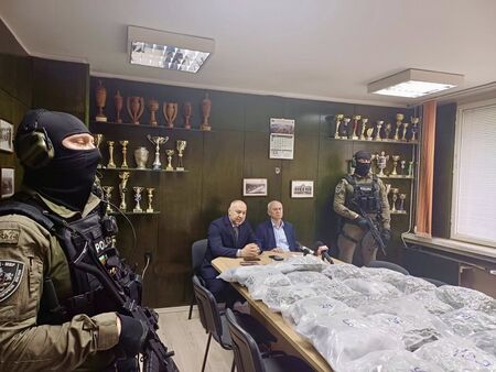ГДБОП арестува четирима с 145 кг канабис
