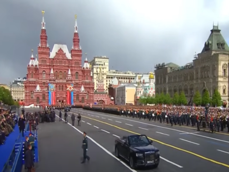 Парадът в Москва: Кои лидери посреща Путин за Деня на победата (НА ЖИВО)