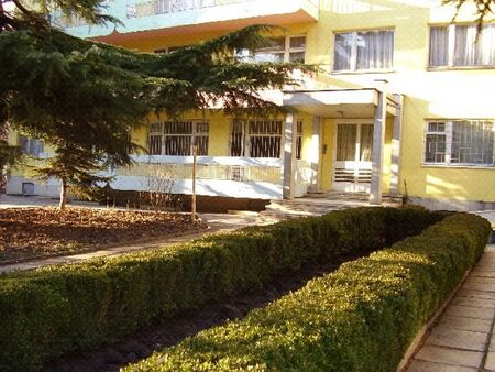 Извънредно! 7 деца са в болница, натровиха се с вода с белина в забавачница