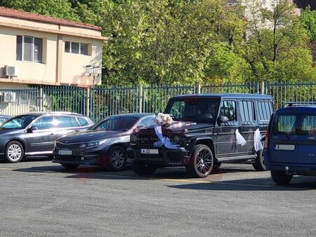 Сватбарски Брабус се озова в наказателния паркинг на Бургас