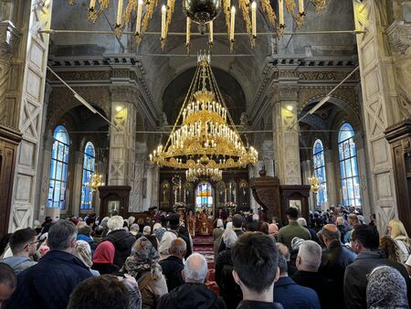 Молебен в Бургас с призив за въвеждане на предмет „Религии и добродетели“ в училищата