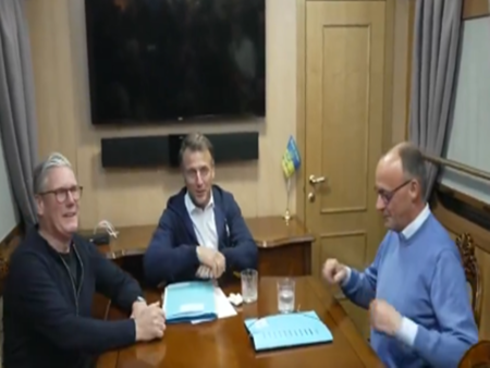Скандал с Макрон