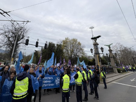 Мащабен протест парализира София