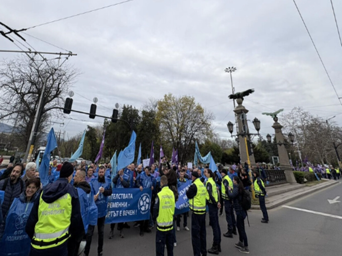 "Децата ни израснаха сами, нямаме нови и млади кадри"
