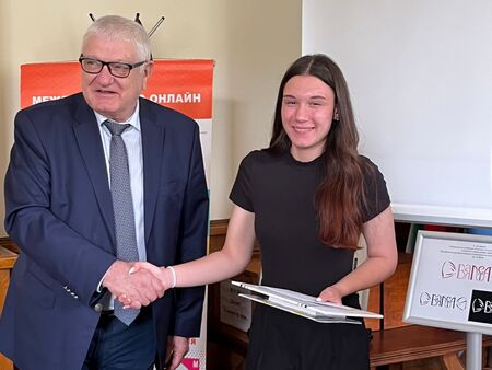 Депутатът Петър Кънев уважи финалния етап на конкурса „ДизайнПак“