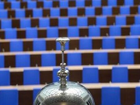 Депутатите ще обсъждат безопасността по пътищата и райския газ